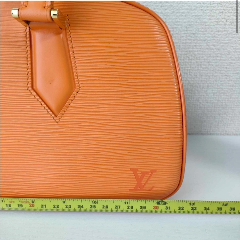 Louis Vuitton Epi Jasmine handbag - Picture 10 of 11